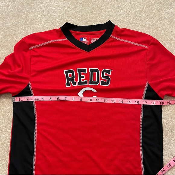 Cincinnati Reds Shirt Adult Medium Red Black MLB Baseball Logo VNeck Lightweight - Picture 4 of 7